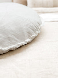 Lulu Linen Round Floor Cushion - White Wander & Wild 