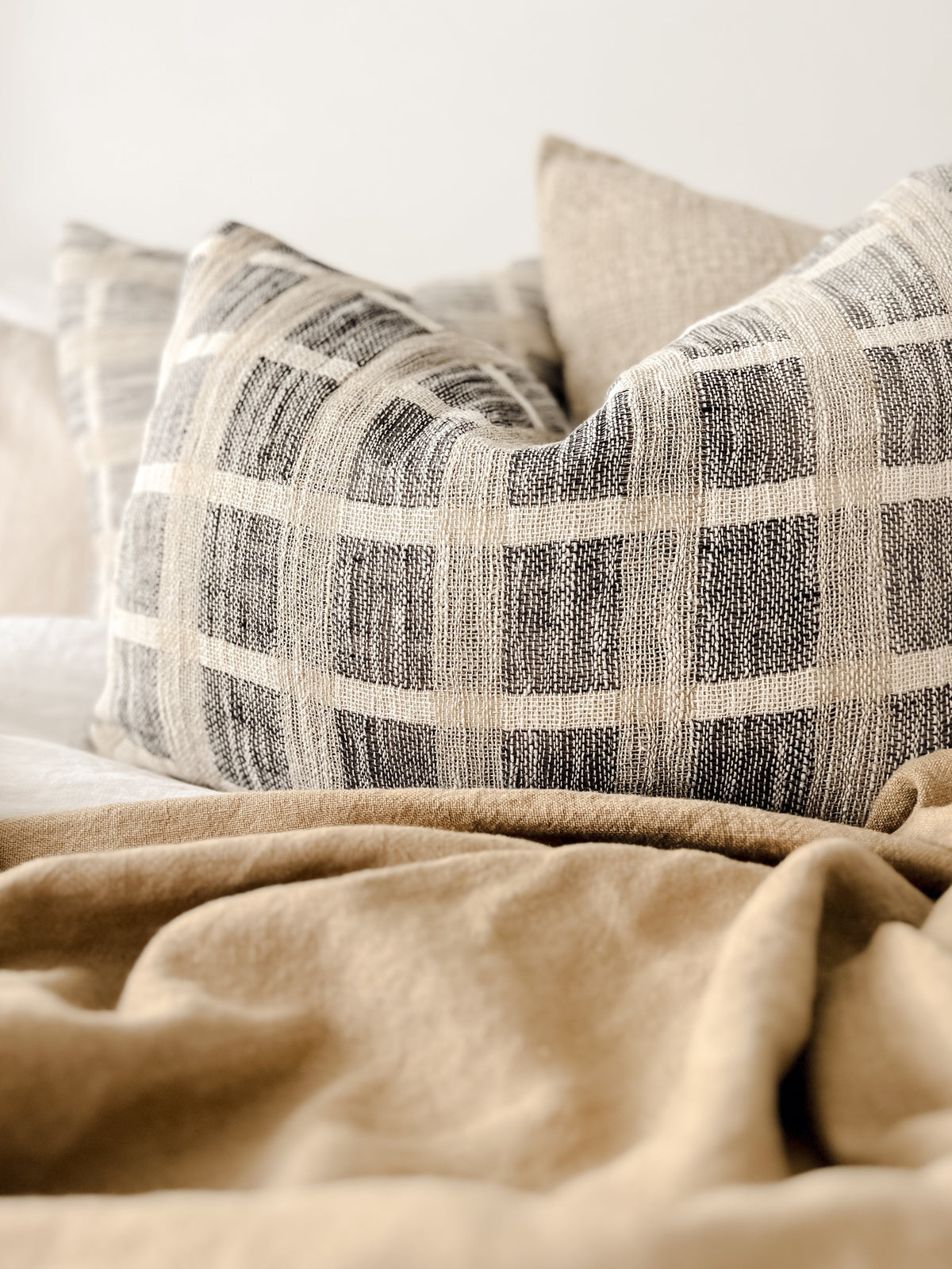 Petra Linen Weave Cushion Wander & Wild 