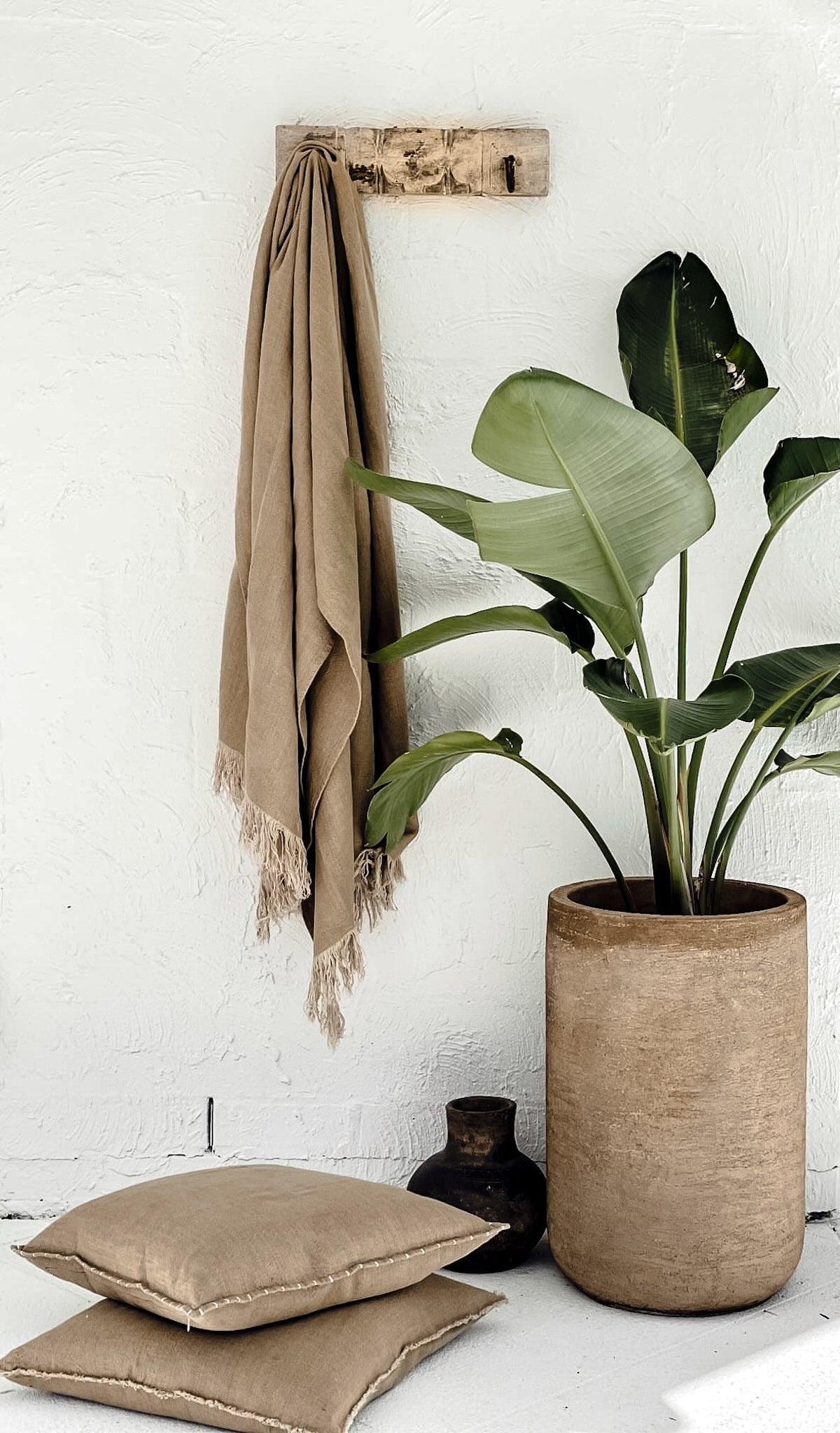 Aspire Stonewashed Linen Throw - Tobacco Wander & Wild 