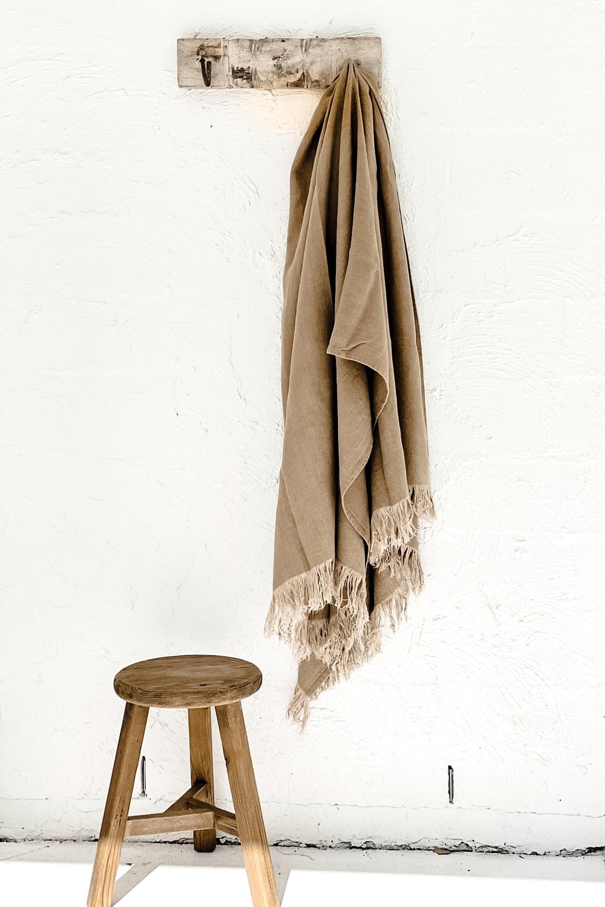 Aspire Stonewashed Linen Throw - Tobacco Wander & Wild 