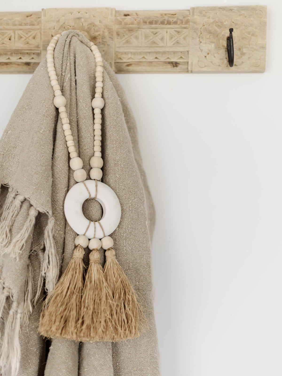 Ayu Marble Raffia Tassel Garland - Wander & Wild Home