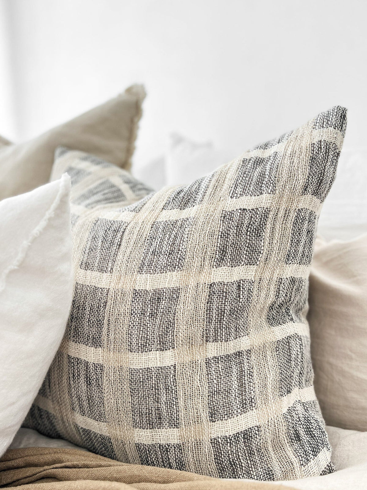 Petra Linen Weave Cushion Wander & Wild 